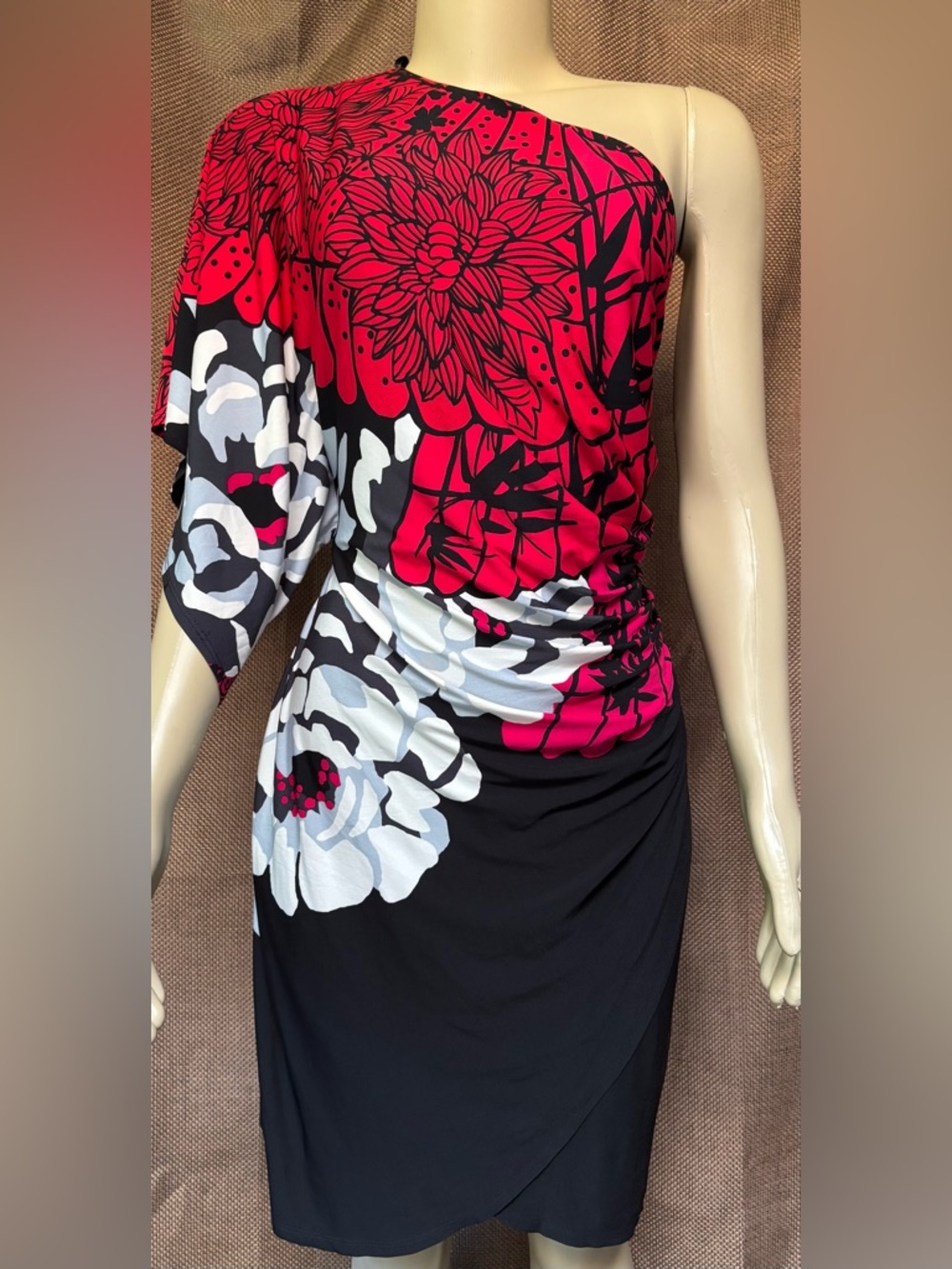 Bisou Bisou One-Shoulder Floral Sheath Dress in Fuchsia, Black and White